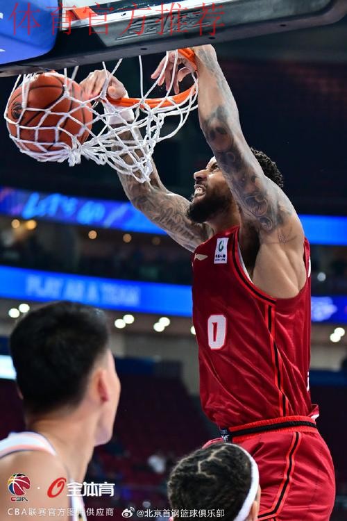 纳托尔半场出战18分钟，投篮11中5得到12分1篮板4助攻