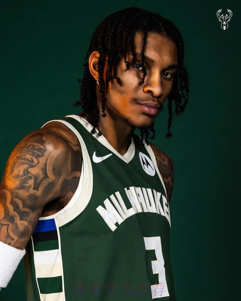 雄鹿首发:小波特、罗林斯、AJ-格林、扬尼斯、特纳 雄鹿首发:小波特、罗林斯、AJ-格林、扬尼斯、特纳