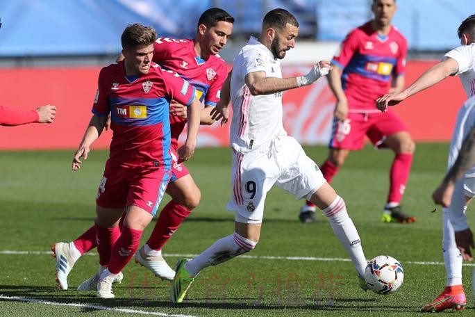 西甲-拉莫斯复出本泽马双响 皇马2-1逆转埃尔切